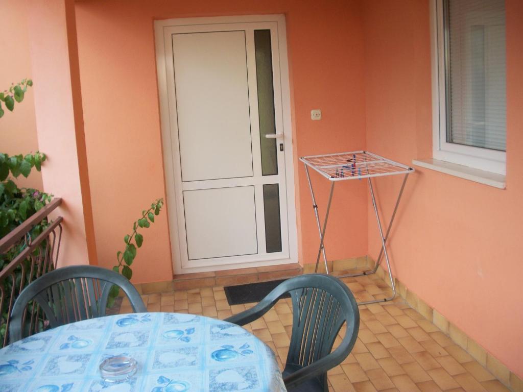 Apartments Mirjana Петрчане Екстер'єр фото